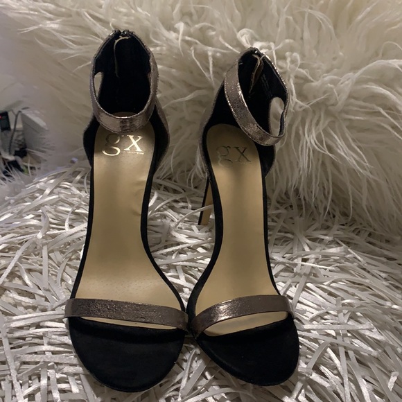 ⭐️Gwen Stefani  Heels⭐️ - Picture 2 of 10